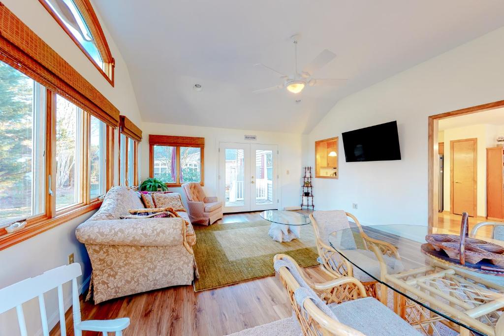 Salt Pond --- 729 Deer Leap Drive photo 3