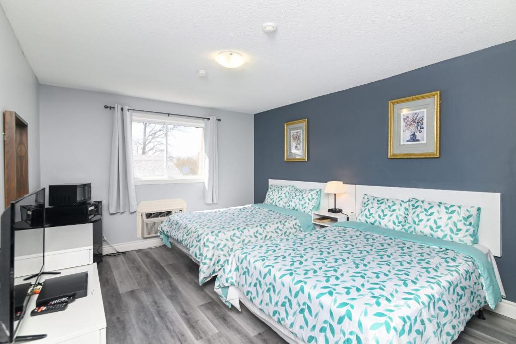 Lakeside Inn photo 2