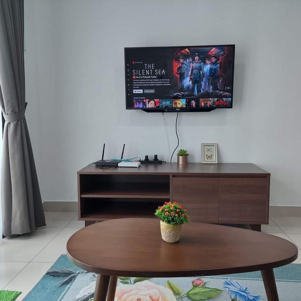 Yara's Homestay at Desaru Utama Residence photo 2
