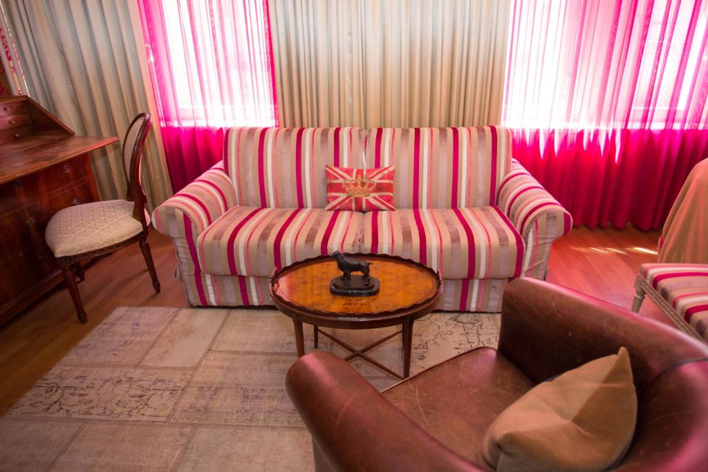 Сьюит (Полулюкс), Townhouse Boutique Hotel
