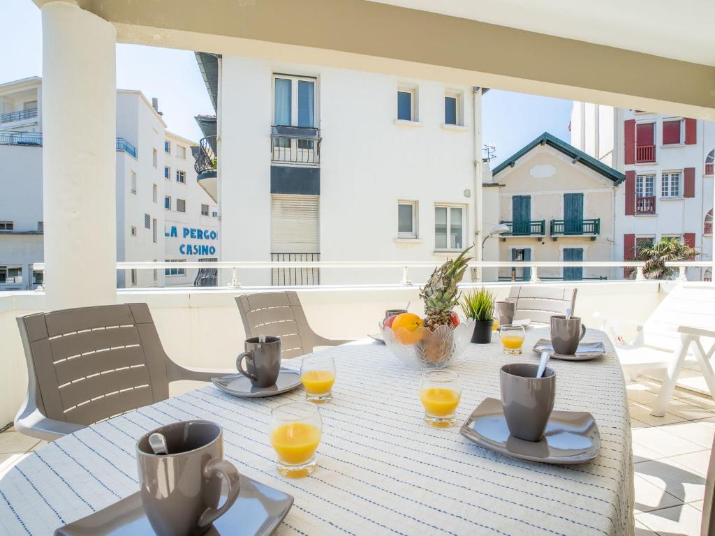 Apartment Résidence Baratzean by Interhome