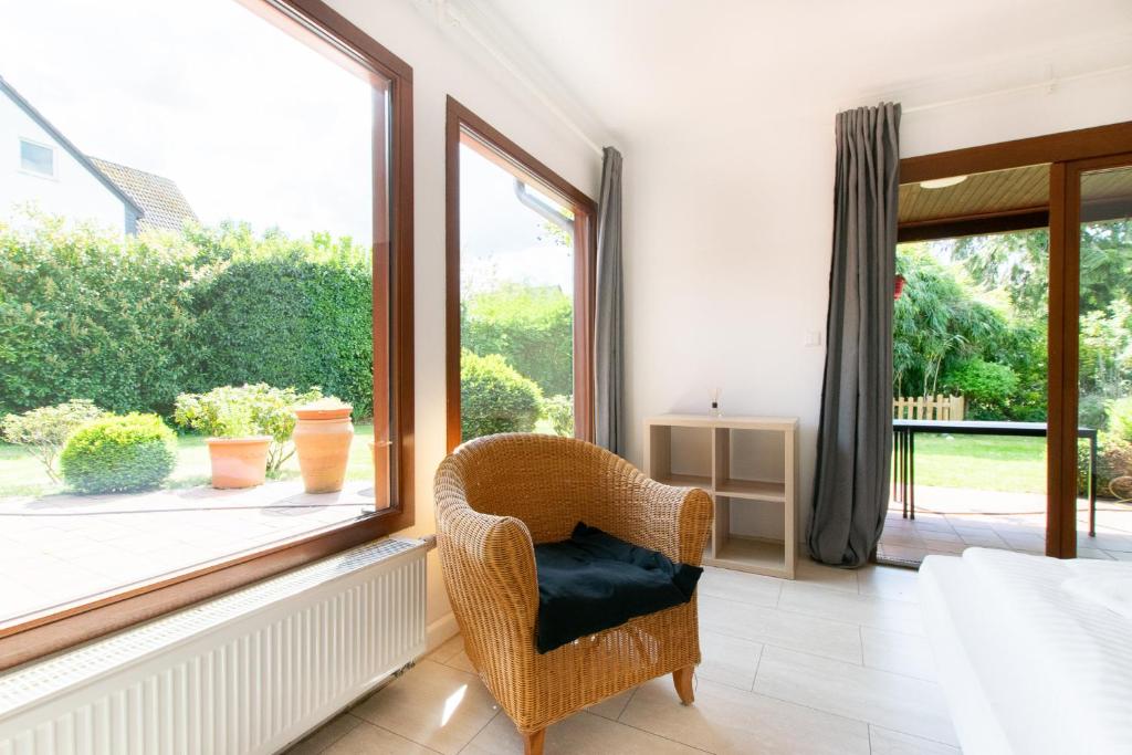 Tolstov House - 6 Room Villa with Garden - 15min Messe DUS photo 2