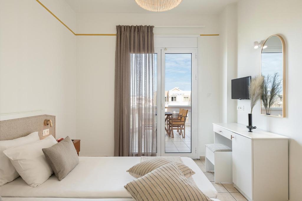 Artemis Apartments photo 1