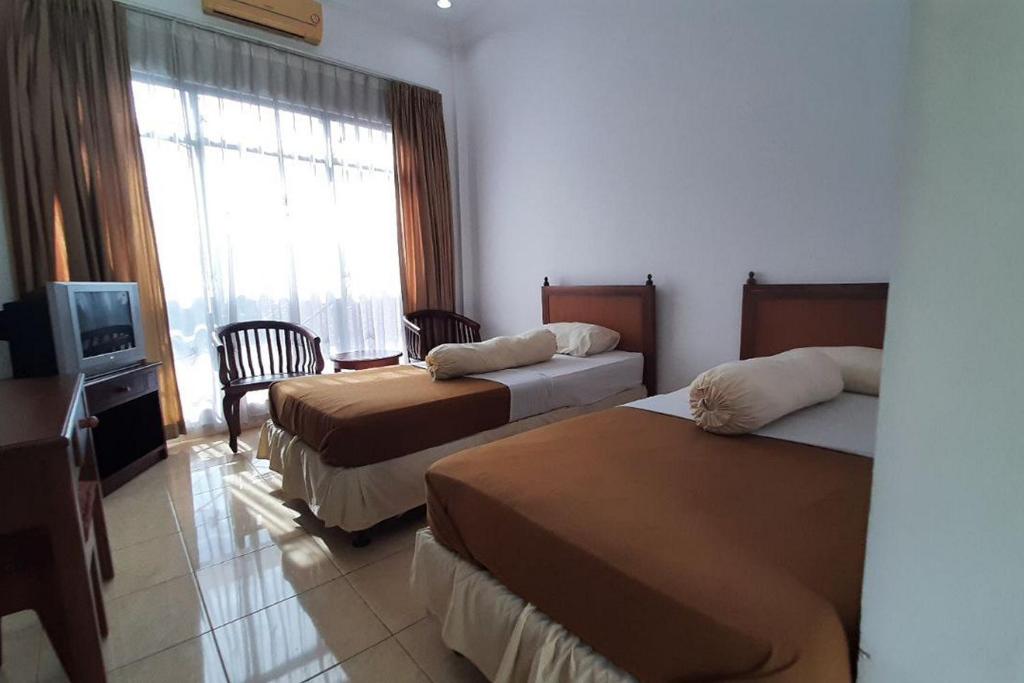 Hotel Akbar Banyumas RedPartner photo 4
