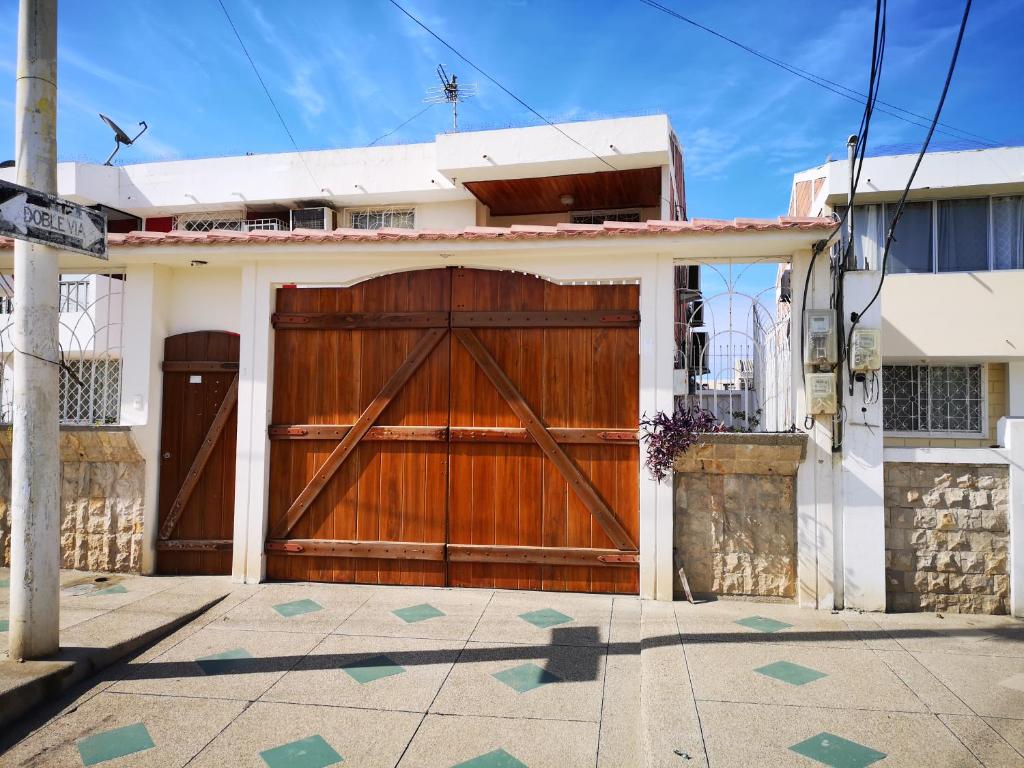 Casa Vacacional Salinas cerca de la playa photo 1
