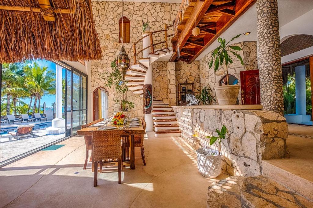 Private Pool With Stunning Views Of The Ocean The Ultimate Spot To Relax And Unwind photo 1