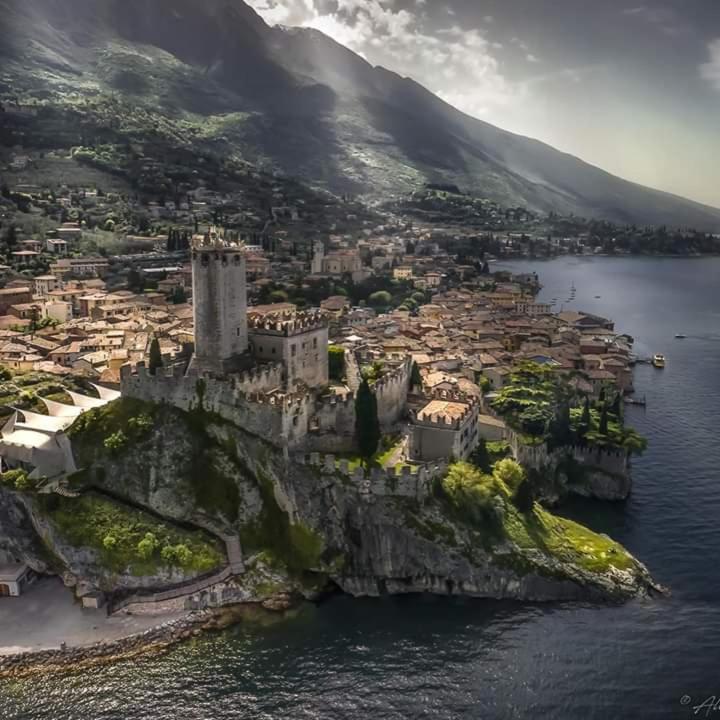 RESIDENCE KORMORANO MALCESINE - Tap to explore photos