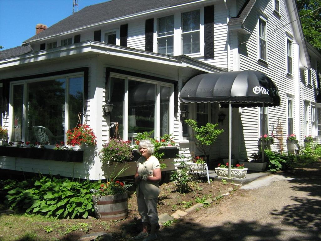 The Olde Village Inn