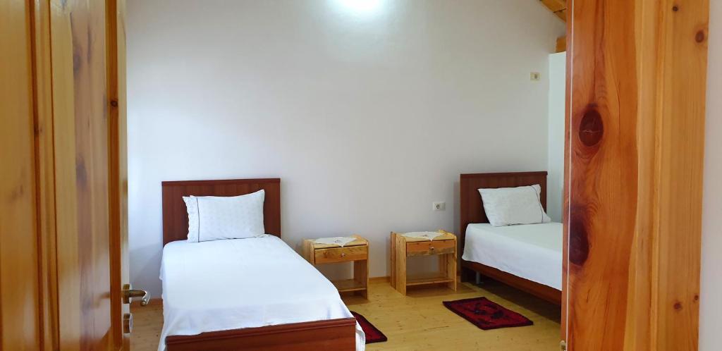 Bujtina Peshtan Guesthouse&Camping photo 3