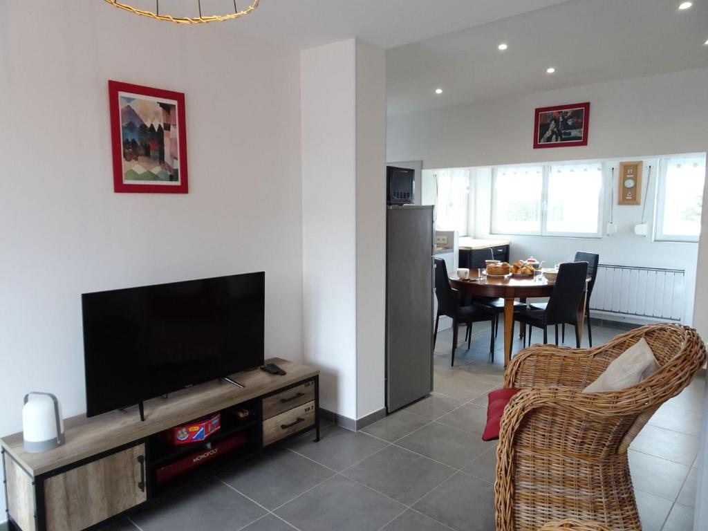 Pretty cottage near sandy beach in the Cotentin photo 3