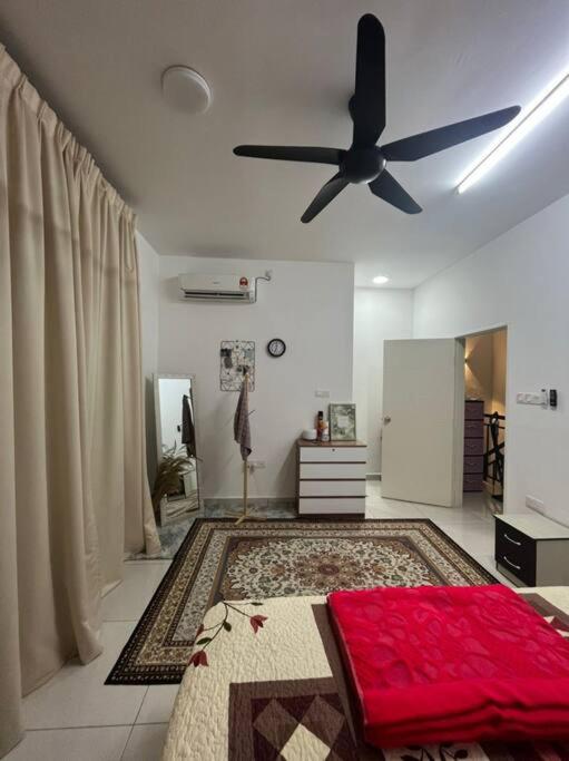 Hadeerna Homestay - Double storey terrace photo 3