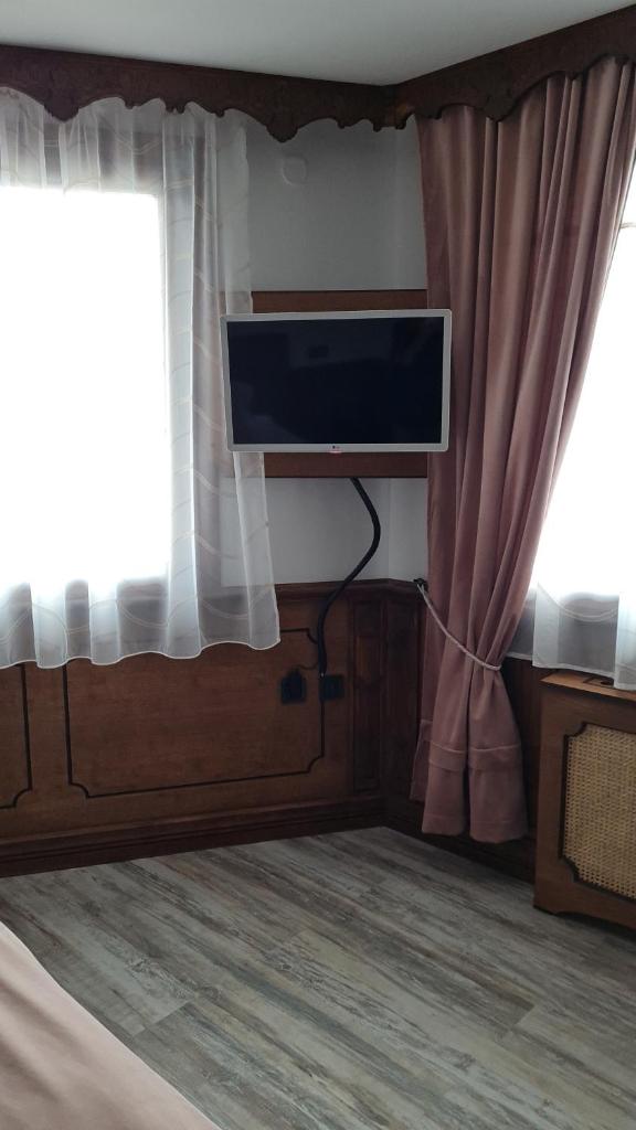 Chuchura Family Hotel photo 3