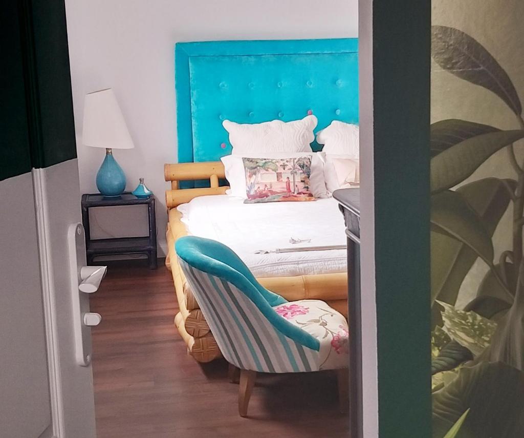 Chambre confortable dans une ambiance hôtel de charme avec piscine photo 1