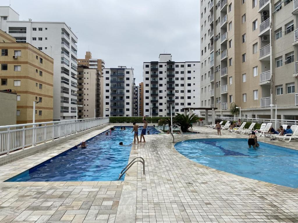 Apartamento decorado 50 metros da praia photo 2