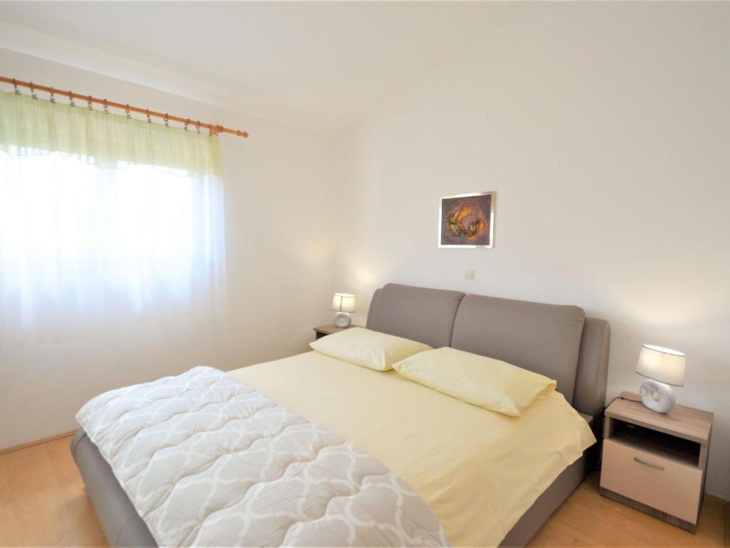 Apartment Denise by Interhome photo 1