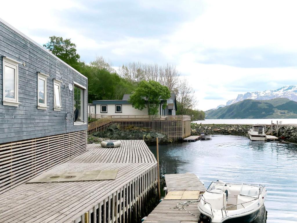 Holiday Home Kyrkjestein - FJS556 by Interhome