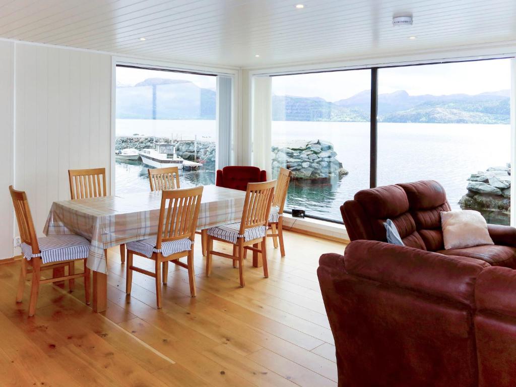 Holiday Home Kyrkjestein - FJS556 by Interhome photo 1