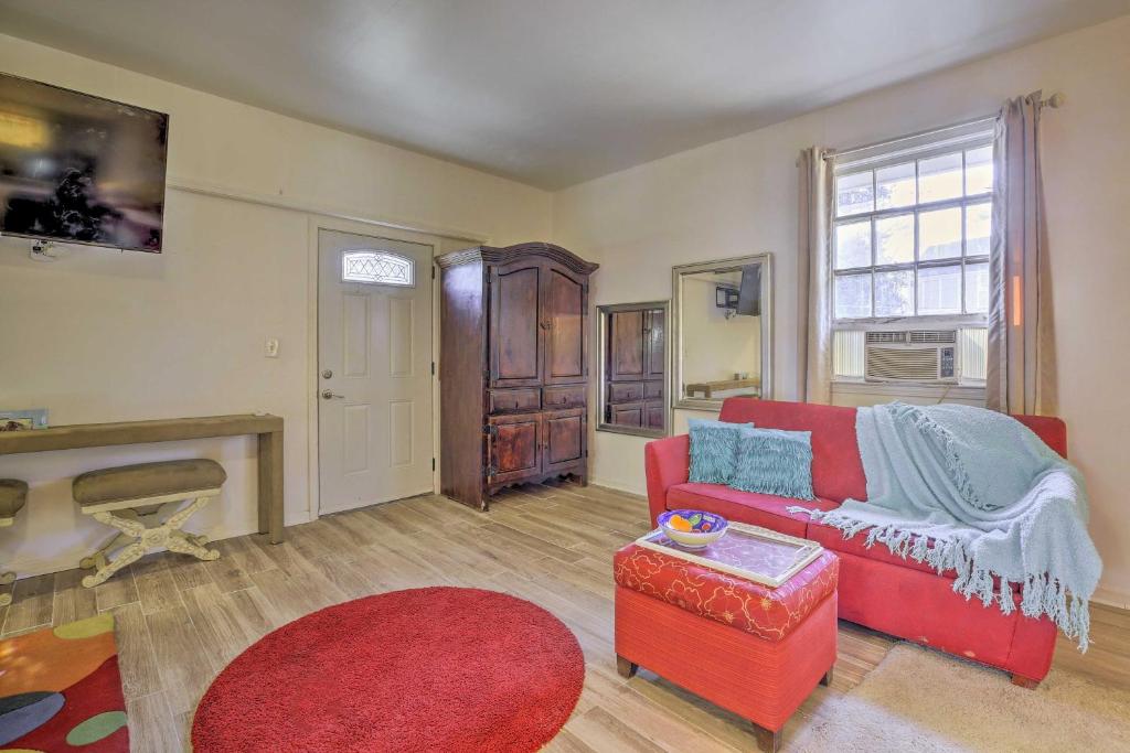 Vibrant Studio Unit Near Stone Mountain Park! photo 3