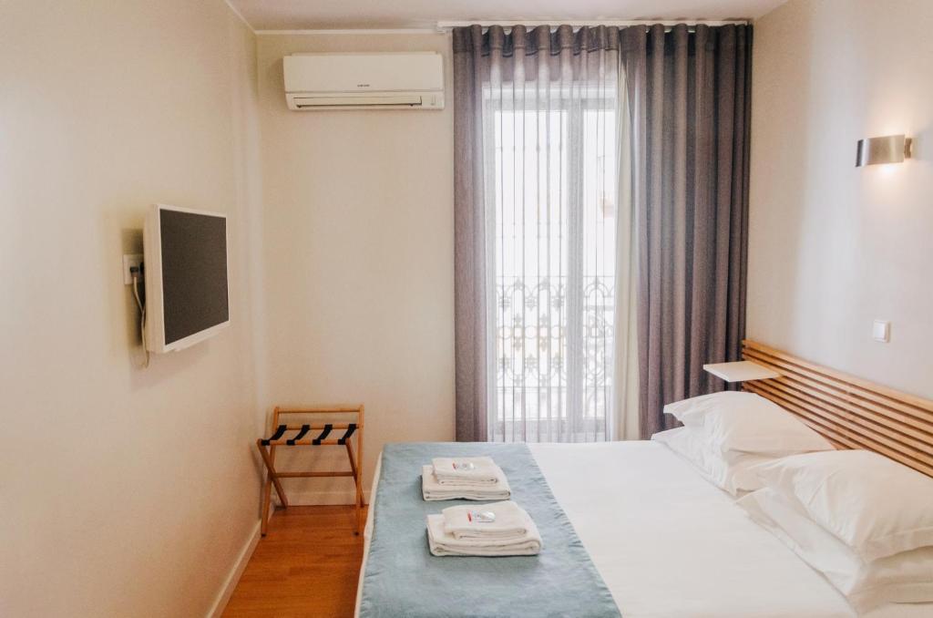 Boavista Guest House - Tap to explore photos