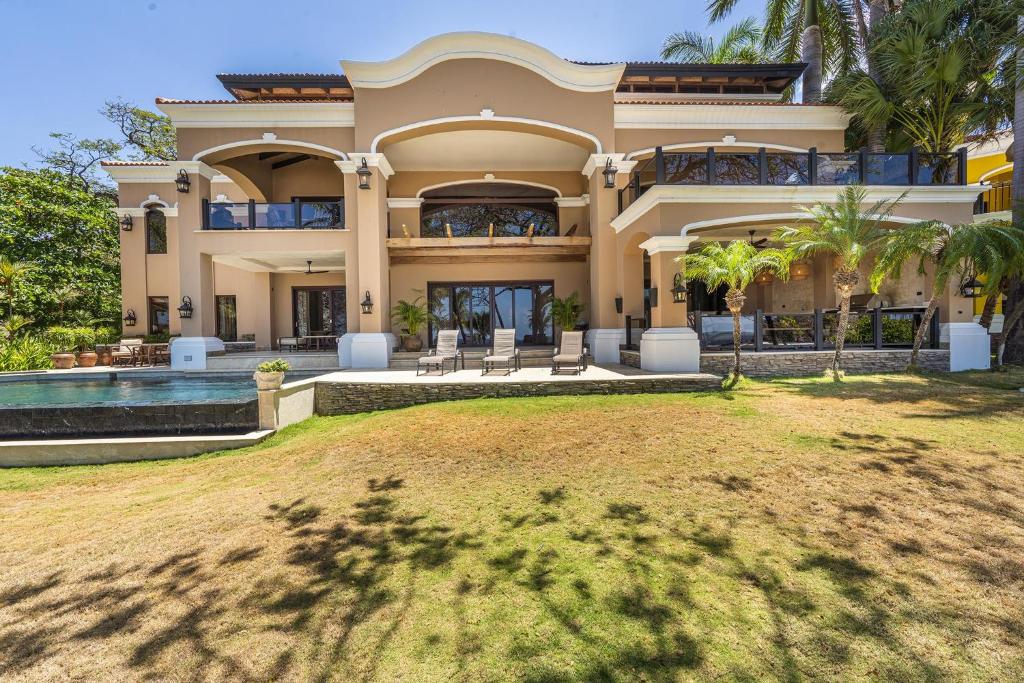 Extravagant Beachfront Mansion in Flamingo, Second to None