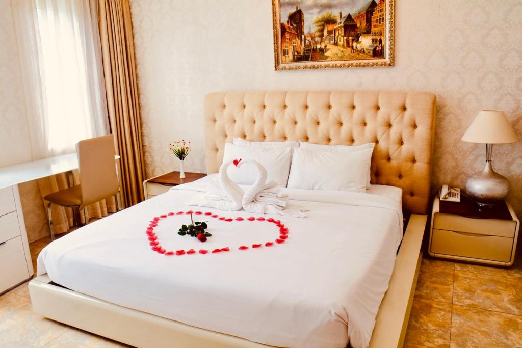 Golden Hotel & Apartment