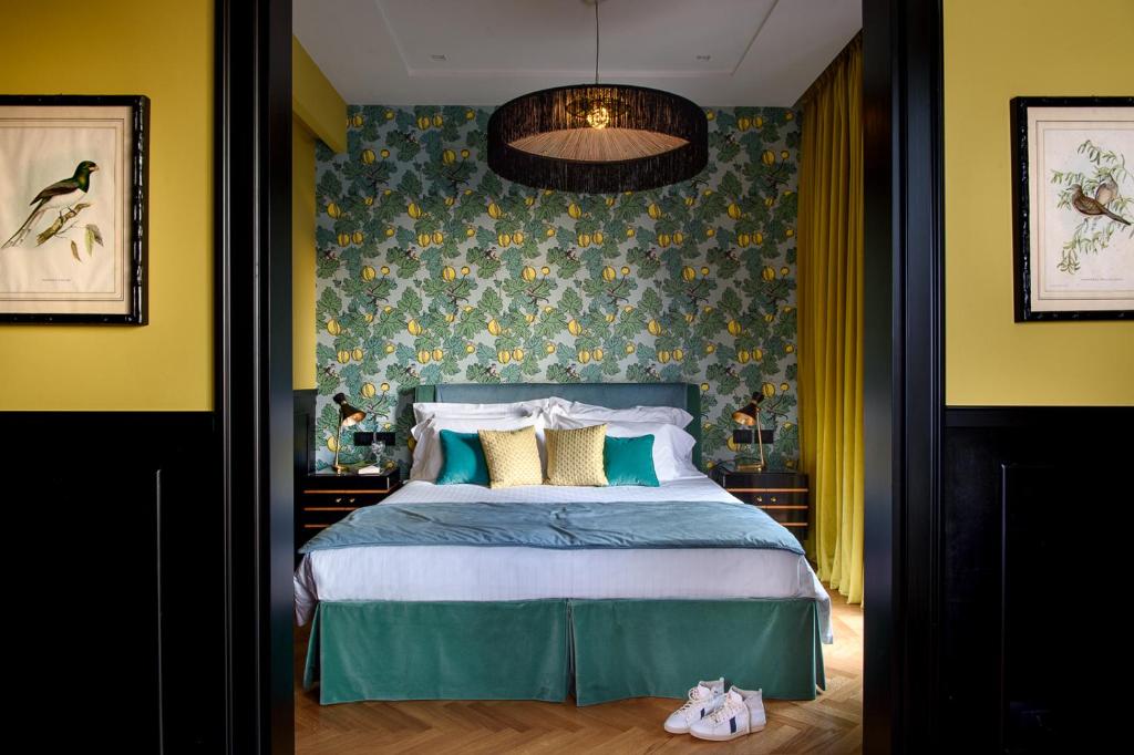 Velona's Jungle Luxury Suites - Tap to explore photos