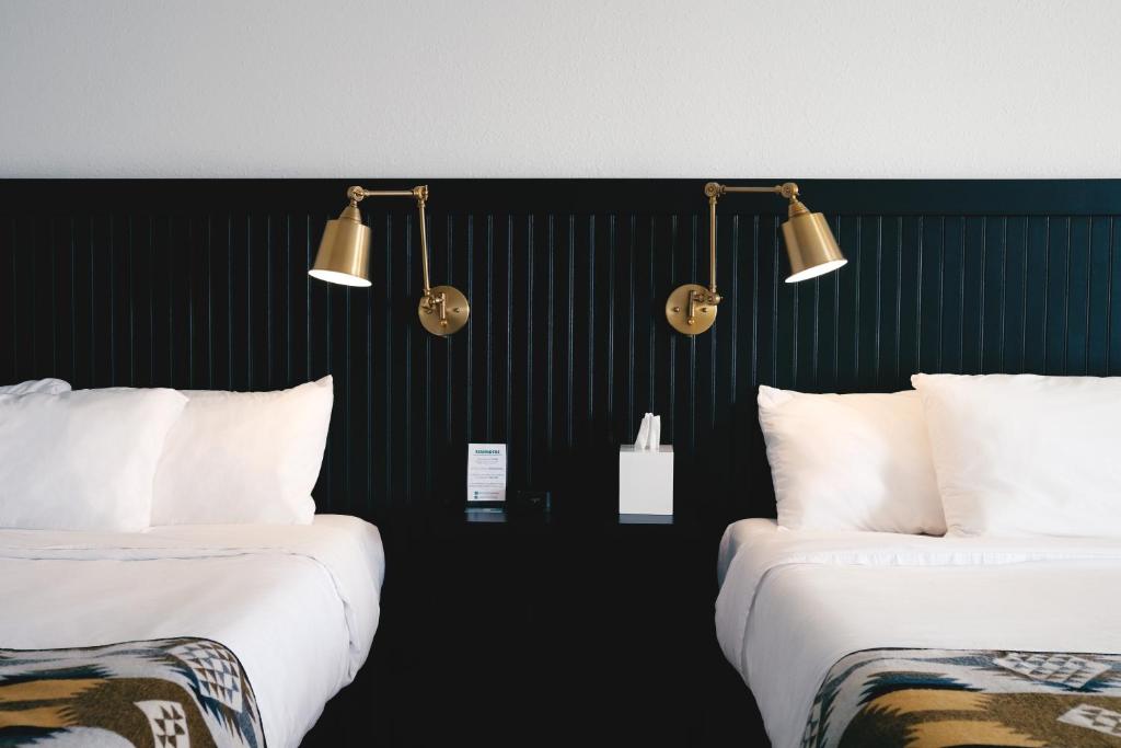 Jackalope Motor Lodge image