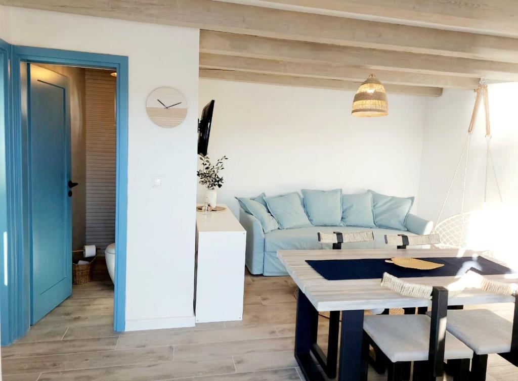 Seaside cottage 'Little white port' photo 3