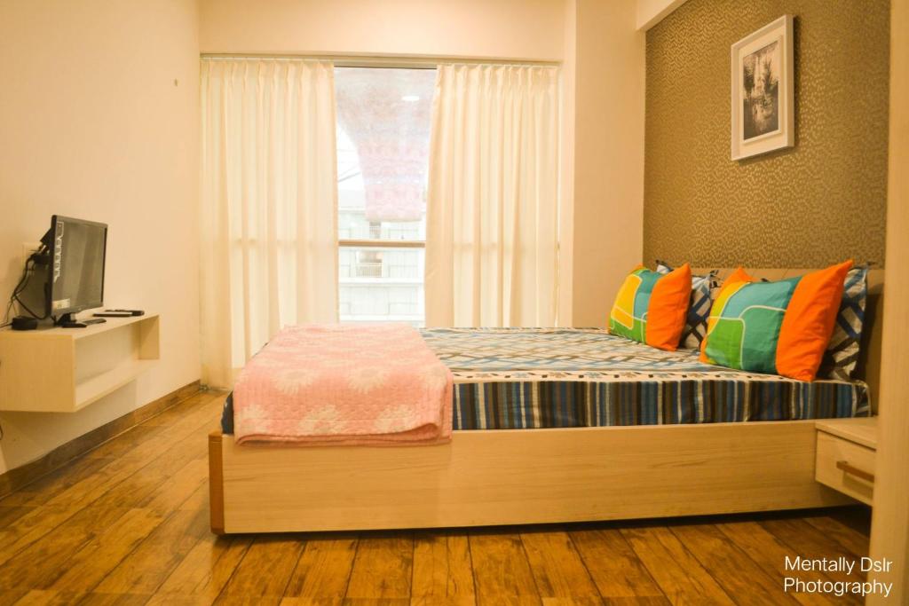 7 star Weekend studio at Rajhans Belliza by Global Hospitality photo 2