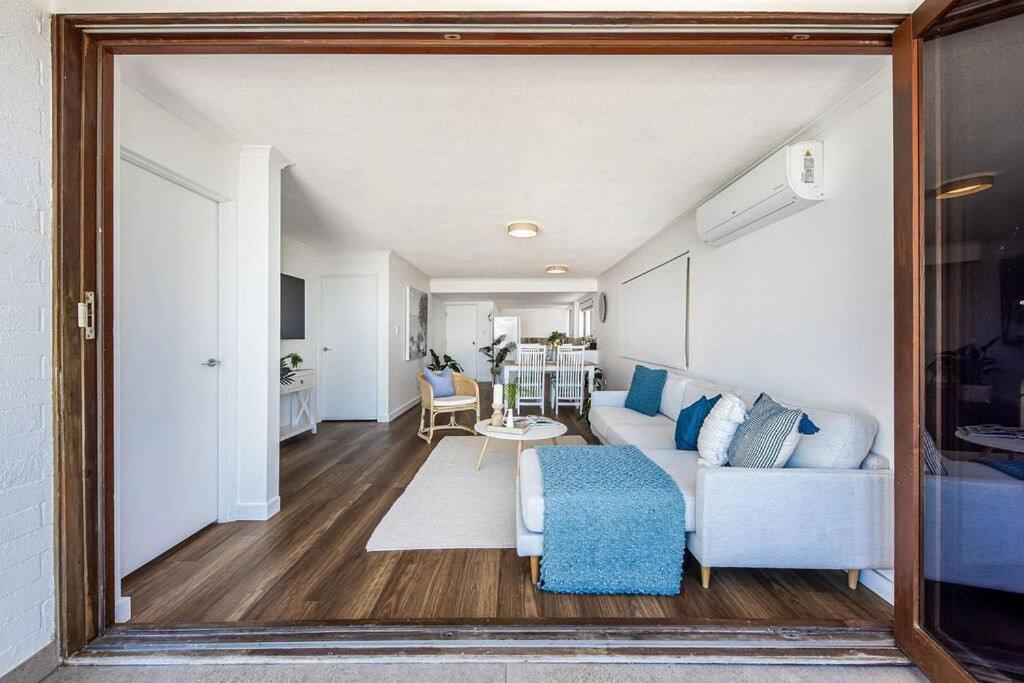 Lovely 2bd Unit, Patio and views. Best weekly rate photo 3