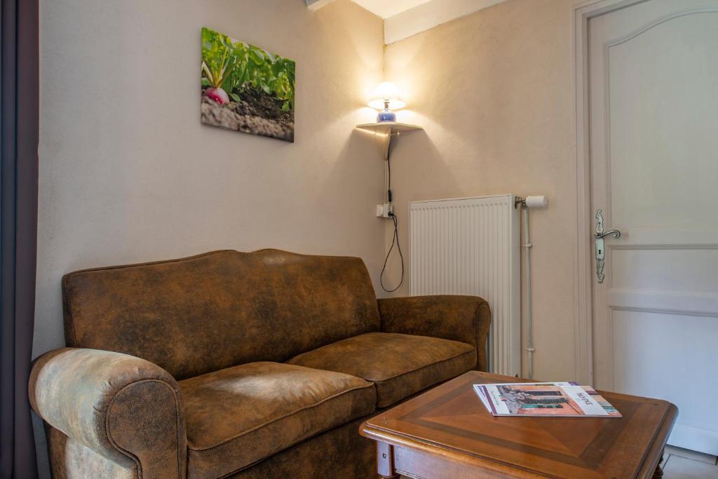 Mas Seraphin - 입구