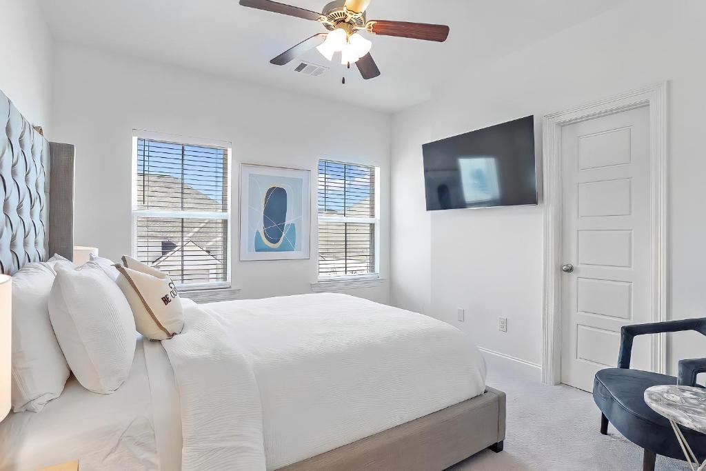 ALL NEW - Designer Luxury 3BR Townhouse - Near LSU photo 2