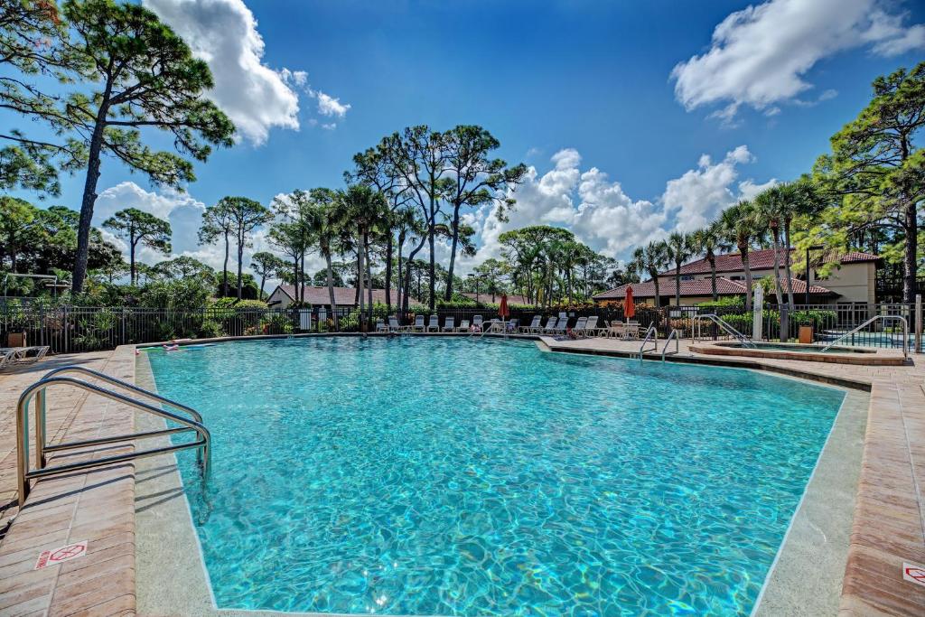 Village des Pins 3645, 2 Bedrooms, Pool Access, WiFi, Hot Tub, Sleeps 4 photo 3