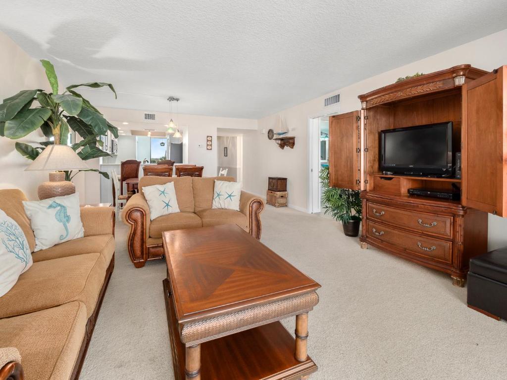 Barefoot Trace 208, 2 Bedrooms, Sleeps 6, Ocean Front, Pool, WiFi photo 3