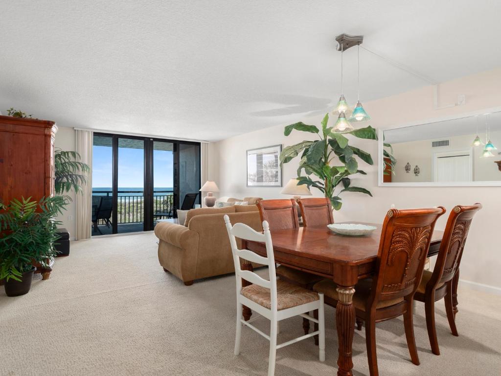 Barefoot Trace 208, 2 Bedrooms, Sleeps 6, Ocean Front, Pool, WiFi photo 4