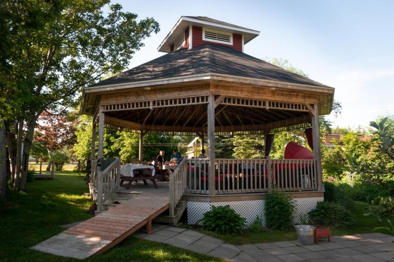 Complexe d'hébergement la Maison touristique Dugas photo 1