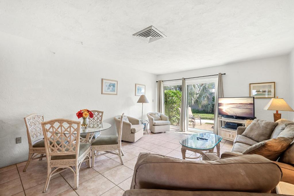 Jamaica Royale 91, 3 Heated Pools, 2 Bedrooms, WiFi, Sleeps 6 photo 1