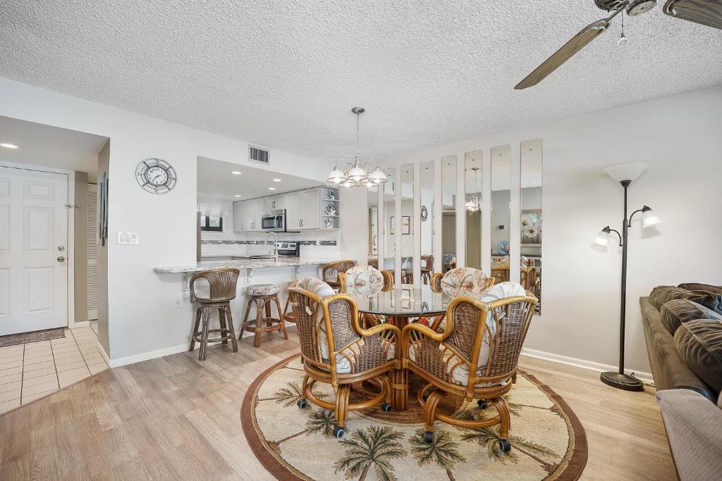 Ocean Village Club E17, 2 Bedrooms, Heated Pool, Sleeps 6, WiFi photo 3