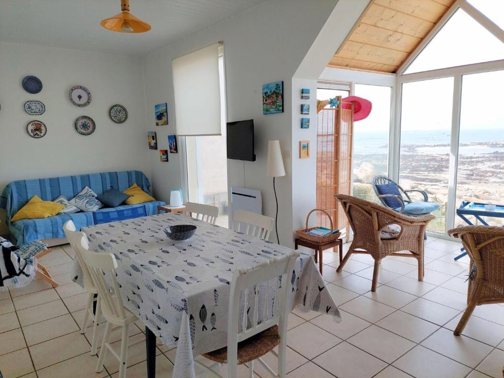 The sea at your doorstep, 180 panoramic view, Plouescat photo 2