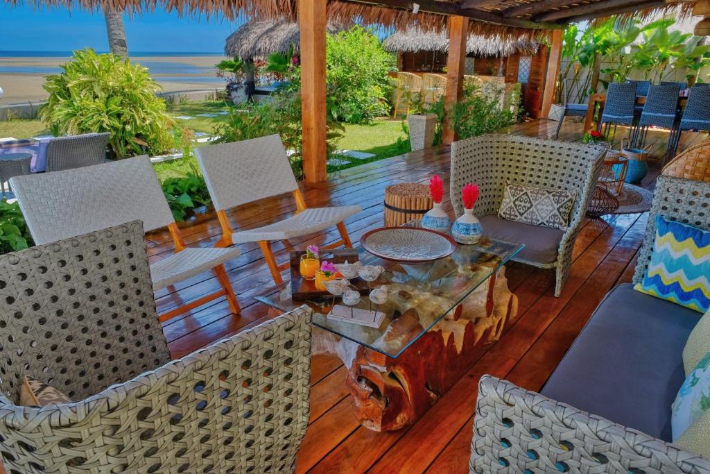 Luxury Sakina Villa - Beachfront photo 1