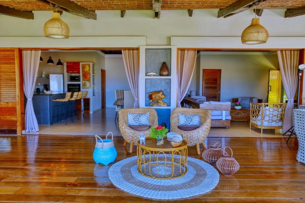 Luxury Sakina Villa - Beachfront photo 2