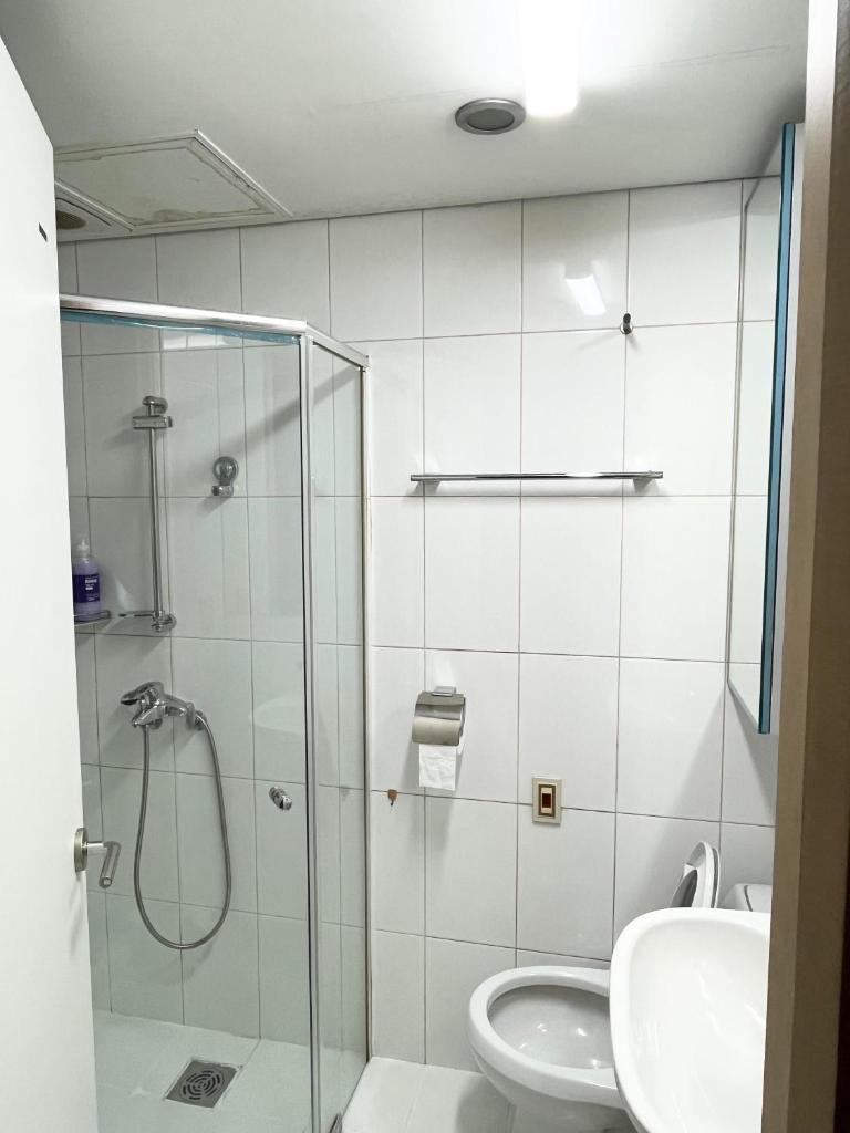 Incheon Airport Guesthouse - Tap to explore photos