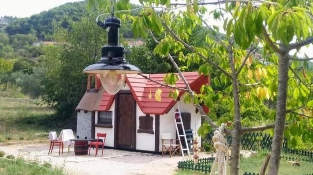 Immaculate 2-Bed Cottage near Krka Waterfalls photo 2
