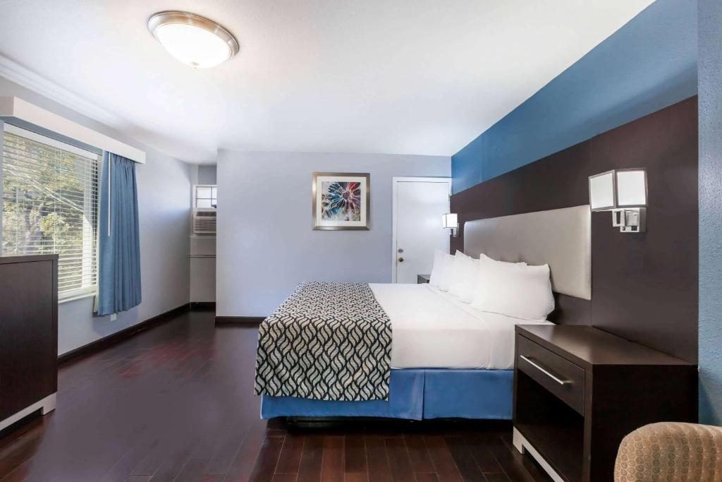 Days Inn by Wyndham Austin/University/Downtown photo 4