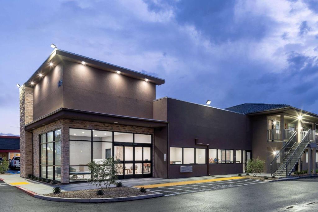 Ramada by Wyndham Modesto Yosemite Area image