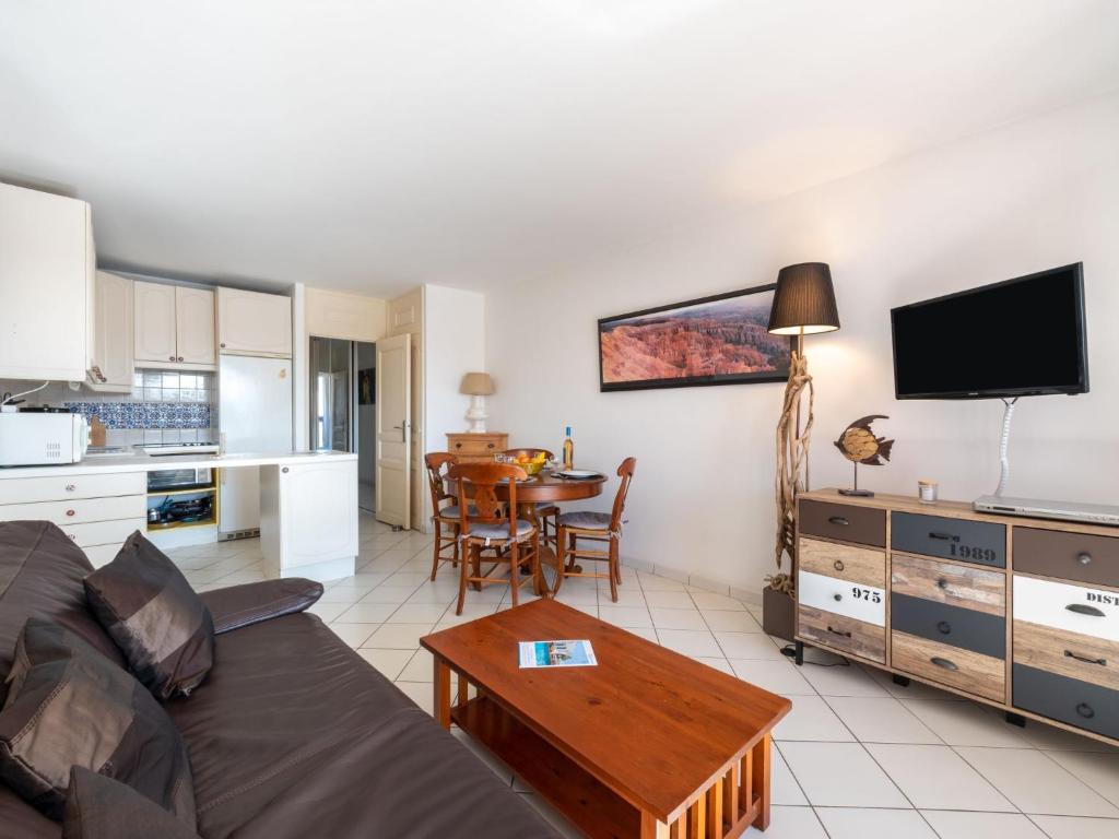 Apartment Les Cascadelles-13 by Interhome photo 2
