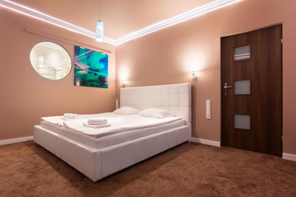 Royal De Luxe Apartment photo 4