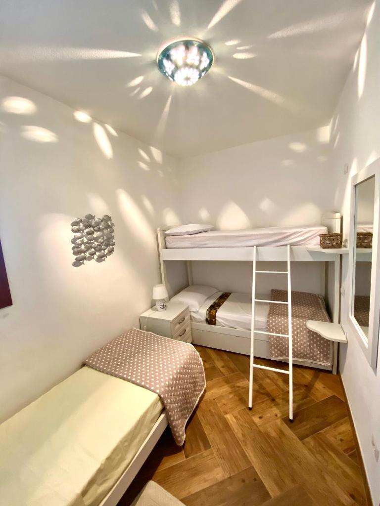 Casa bouganville Vignola Mare photo 4