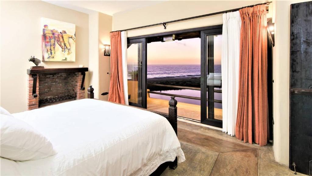NEW Luxury Getaway - Pool, Spa, Sunset, VIEWS @ Casa Bella photo 3