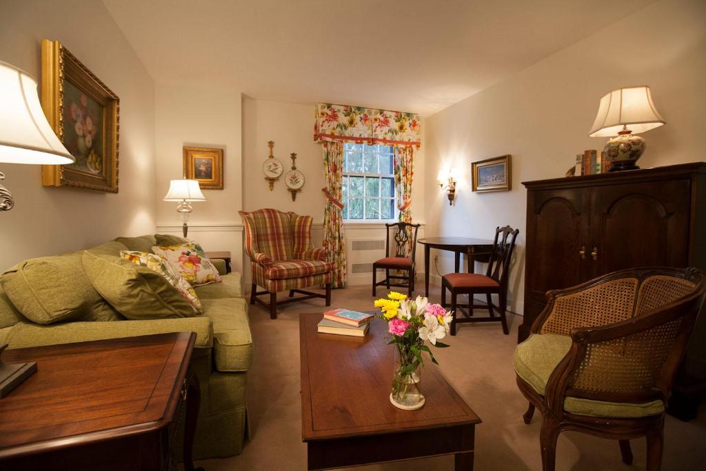 Geneva On The Lake Boutique Resort Hotel photo 2